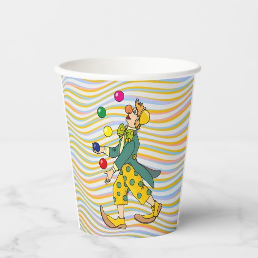 Funny Clown die speelt met kleurrijke balls Papieren Bekers (Voorkant)