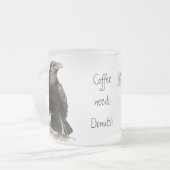 Funny Coffee heeft Donuts nodig. Ravens Bird Matglas Koffiemok (Voorkant links)