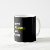 Funny Coffee Pickleball Wine Herhalen Koffiemok (Voorkant rechts)