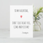 Funny come and Kiss me Boyvriend Husband Valentijn Feestdagenkaart (Staand voorkant)