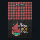 Funny Cooking Pun Het wordt Hot Red Black Pset Theedoek<br><div class="desc">Grappig en cool keukenhanddoek om het koken leuker te maken. Gepersonaliseerd geschenk voor familie en vrienden die graag koken, bakken en een nieuw recept proberen in de keuken. Pas de formulering aan zodat deze bij uw gelegenheid past. U kunt het Hulpmiddel van het Ontwerp gebruiken om het doopvonttype, de doopvontkleur...</div>