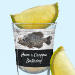 Funny Cool Crappie Vist Birthday Pun Shot Glas<br><div class="desc">Voor de persoon die van vissen houdt,  is dit het perfecte verjaardagscadeau,  ze kunnen hun liefde voor vissen shows. Het ontwerp is voorzien van een trofeekaartvis. Met de grappige woordspeling "Heb een Crappie Birthday!"</div>