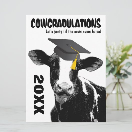 Funny Cow Afstuderen gefeliciteerd Kaart (Staand voorkant)