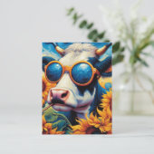 Funny Cow in Sunglasses in a Sunflower Field Briefkaart (Staand voorkant)