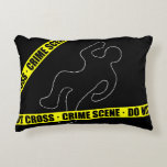 Funny Crime Scene Accent Kussen<br><div class="desc">Een grappig ontwerp van de misdaadscène met een krijtcontour en gele scène van de misdaadscène band. Leuk cadeau-idee voor detectives, criminologen, mystery fans en meer! U kunt eenvoudig uw eigen tekst toevoegen voor een uniek cadeau. Klik op de knop IT AANPASSEN om een uitzicht te maken van alle aangepaste opties....</div>