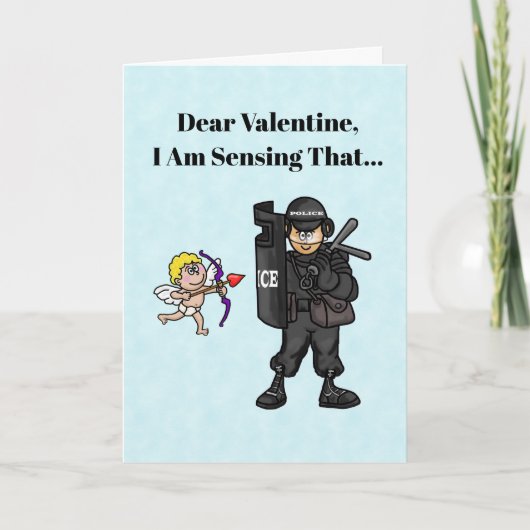 Funny Cupid and SWAT Officer Valentijnsdag Card Kaart (Voorkant)