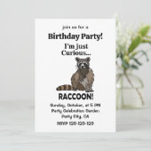 Funny Curious Raccoon Birthday Party Kaart (Staand voorkant)