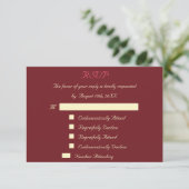 Funny Custom Wedding RSVP Invitation Kaart Marsala (Staand voorkant)