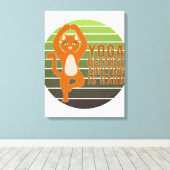 Funny cute cat doing yoga. funny yoga design canvas afdruk (Insitu (Houten vloer))