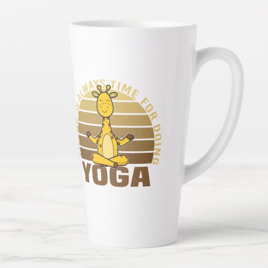 Funny cute giraffe doing yoga. funny yoga poses latte mok (Rechts)