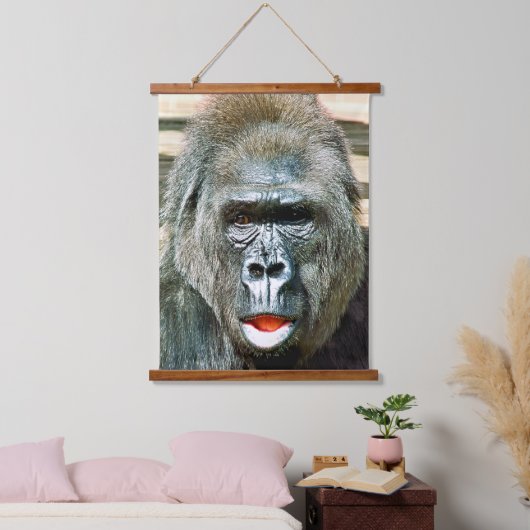 FUNNY CUTE GORILLA HANGEND WANDKLEED (Slaapkamer)