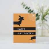 Funny dachshund halloween aankondigingskaart (Staand voorkant)