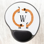 Funny Dachshund Sause Dog Monogram Gel Muismat<br><div class="desc">Cute en grappige dachshund,  worsthonden of wiener-honden in eeuwige beweging. Pas door het initiaal te veranderen of te verwijderen aan. Originele kunst van Nic Squirrell.</div>