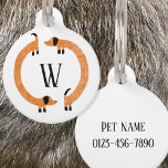 Funny Dachshund Sause Dog Monogram Huisdierpenning<br><div class="desc">Cute en grappige dachshund,  worsthonden of wiener-honden in eeuwige beweging. Pas door het initiaal op de voorzijde,  en de tekst op de rug te veranderen of te verwijderen aan.</div>