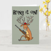 Funny Deer met Hunting Rifle en Pet Kaart (Gele Bloem)