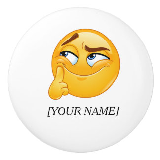 Funny Denkende Emoji Aangepaste Naam Keramische La Knop