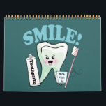 Funny Dentist Dental Hygienist Kalender<br><div class="desc">Hilarious tandheelkundige kantoorkalenders voor tandheelkundige professionals! Elke maand is een nieuwe schattige herinnering aan de kawaii-tand aan patiënten om elke dag te poetsen en te flankeren. Bevorderen van goede tandheelkundige hygiëne met een vreemde tandheelkundige kalender!</div>