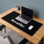 Funny Desk Mat Kantoor Humor Motivatie Quote<br><div class="desc">Voeg wat plezier en persoonlijkheid toe aan uw werkruimte met deze grappige bureaumat! Deze bureaumat is voorzien van een hilarische motivatie quote die je zal laten glimlachen elke keer dat je ernaar kijkt. Of u nu thuis werkt of in een kantoor, deze bureaumat zal uw dag opfleuren en uw bureau...</div>