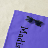 Funny Dinosaur, aangepaste naam en kleurenhanddoek Strandlaken (In situ)