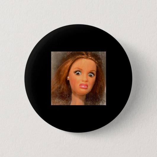 Funny Disgusting Doll Face Meme  Ronde Button 5,7 Cm (Voorkant)