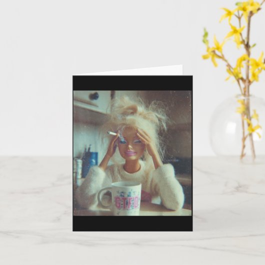 Funny Disgusting Doll Face Meme Smoking Sad Sarcas Kaart (Gele Bloem)