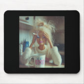 Funny Disgusting Doll Face Meme Smoking Sad Sarcas Muismat (Voorkant)