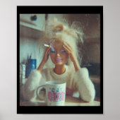 Funny Disgusting Doll Face Meme Smoking Sad Sarcas Poster (Voorkant)