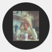 Funny Disgusting Doll Face Meme Smoking Sad Sarcas Ronde Sticker (Voorkant)