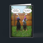 Funny Doberman Birthday Celebration Kaart<br><div class="desc">Twee schattige Dobermans zijn klaar om te feesten.  U kunt het bericht binnen aanpassen als u wilt.  Dat is ook een grote uitnodiging.</div>