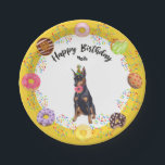 Funny Doberman Birthday Party Paper Bord<br><div class="desc">Het Duitse Doberman Dog Donuts Birthday Party Paper Bord. Tijd om de donuts op te eten. Deze grappige verjaardagsartikelen borden zijn voorzien van je favoriete Doberman Dog die allemaal in zijn pet is verscheurd en op je stash van verjaardagsdonaties rondstrooit. Sprinkles vliegt overal, donuts worden over een gele grens geworpen...</div>