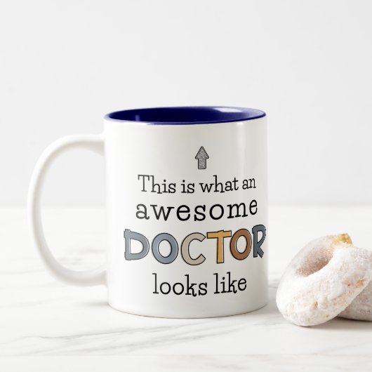Funny Doctor Gifts | Geweldige arts Tweekleurige Koffiemok (Met donut)