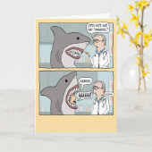 Funny Doctor Gives Shark een checkup Birthday Kaart (Gele Bloem)