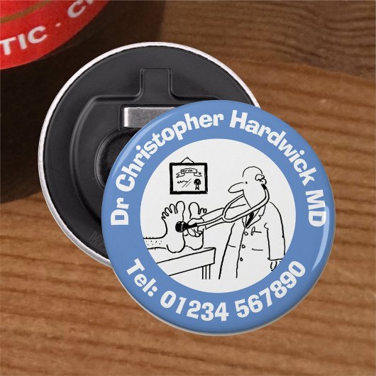 Funny Doctor met Stethoscoop controlebord. Button Flesopener