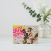 Funny Dog Grooming Design – “Snip Happens” Cartoon Visitekaartje (Staand voorkant)