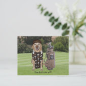 Funny Dog/Lab op Golfcursus Briefkaart (Staand voorkant)