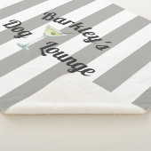 Funny Dog Lounge Personalized Taupe Stripes Sherpa Deken (3/4)