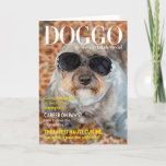 Funny Dog Magazine Style Birthday Kaart<br><div class="desc">Deze grappige verjaardagskaart is opgesteld in de stijl van een voorblad en heeft een kleurenfoto van een schitterende kleine hond met een hoofddoek en schoppen. Bovenaan staat de titel van het tijdschrift "DOGGO", onderaan de tekst "het verjaardagseerbetoon speciaal". In het onderste gedeelte van het ontwerp zijn er drie grappige titels...</div>