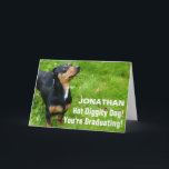 Funny Dog Photo Afstuderen Kaart Aangepaste Fotote<br><div class="desc">De PAWfect afstuderen kaart voor alle hondenliefhebbers. De voorkant is voorzien van een schattige teckel foto en tekst die luidt "Hot diggity Dog, You're Graduating!" (U kunt ook uw eigen foto uploaden en de tekst aanpassen.) De binnenkant is voorzien van een kleine zwarte afstudeerdop en 2 regels aangepaste tekst hieronder....</div>