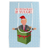 Funny Donald Trump met kerstmis Yuuge Humor Medium Cadeauzakje (Achterkant)