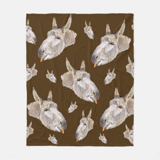 Funny Donkey die een wortel eet, Fleece Deken (Voorkant)