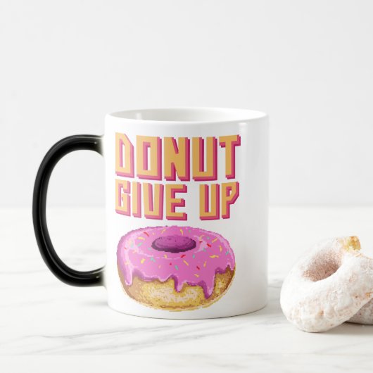 Funny Donut geeft op Magische Mok (Met donut)