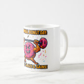 Funny Donut T-Shirt – Zoet, Kleurrijk & Helemaal D Koffiemok (Voorkant rechts)