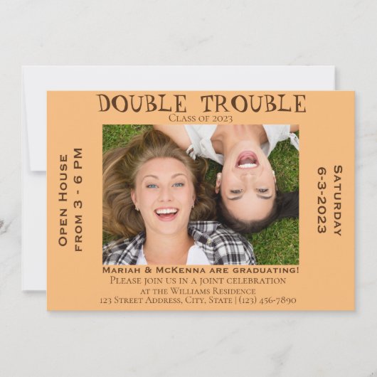 Funny Double Trouble Graduation Party Invitation Kaart (Voorkant)