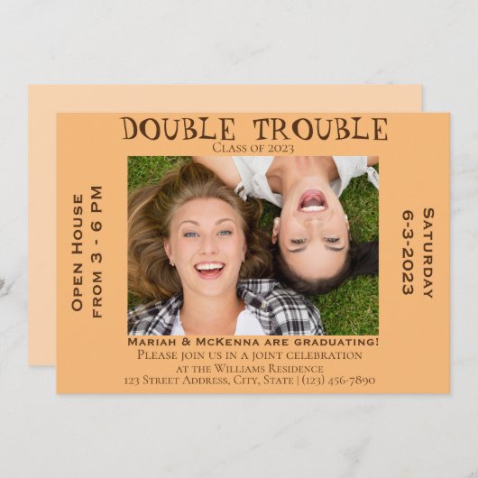Funny Double Trouble Graduation Party Invitation Kaart (Voorkant / Achterkant)