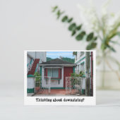 Funny downsizing van de verkoop van onroerend goed briefkaart (Staand voorkant)