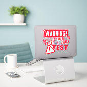 Funny Driving Humor Modern Typografie Sticker (Laptop op bureau)