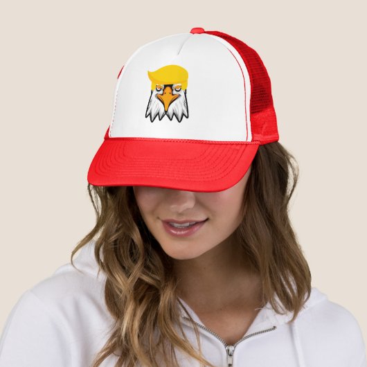 Funny Eagle met Trump Hair T-Shirt Trucker Pet (In situ)