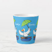 Funny eend met paraplu dansende cartoon latte mok (Voorkant)