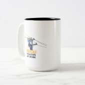 Funny Electrician Utility Worker Gift Tweekleurige Koffiemok (Voorkant links)