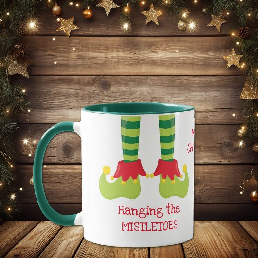 Funny Elf Hanging Mistletoes Kerstmis Mok